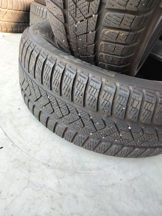 2 бр зимни 215/55/17 Pirelli