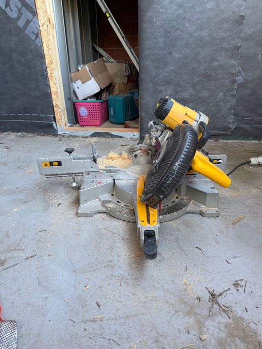 Dewalt DW717XPS-LX 1675W Циркуляр пендула на 110v