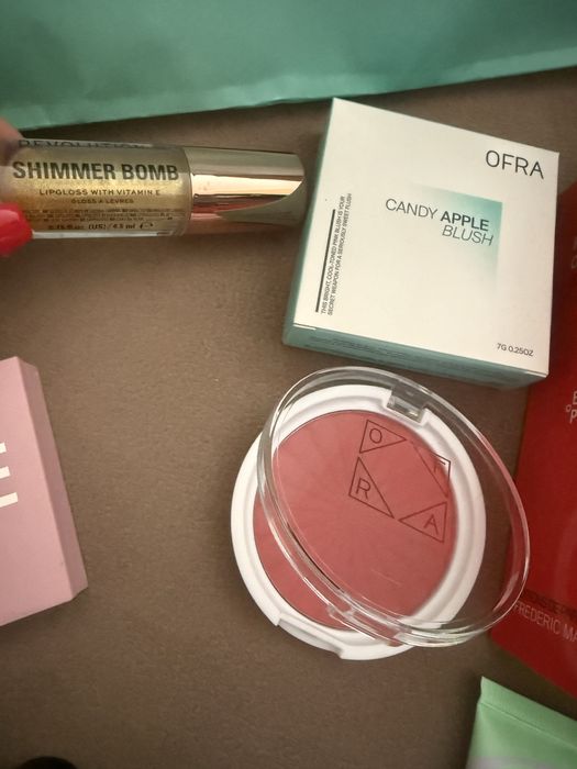 Portrait of lady Парфюм Kylie хайлайтър MDBeauty OFRA руж