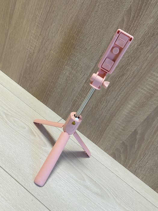 Trepied telefon extensibil