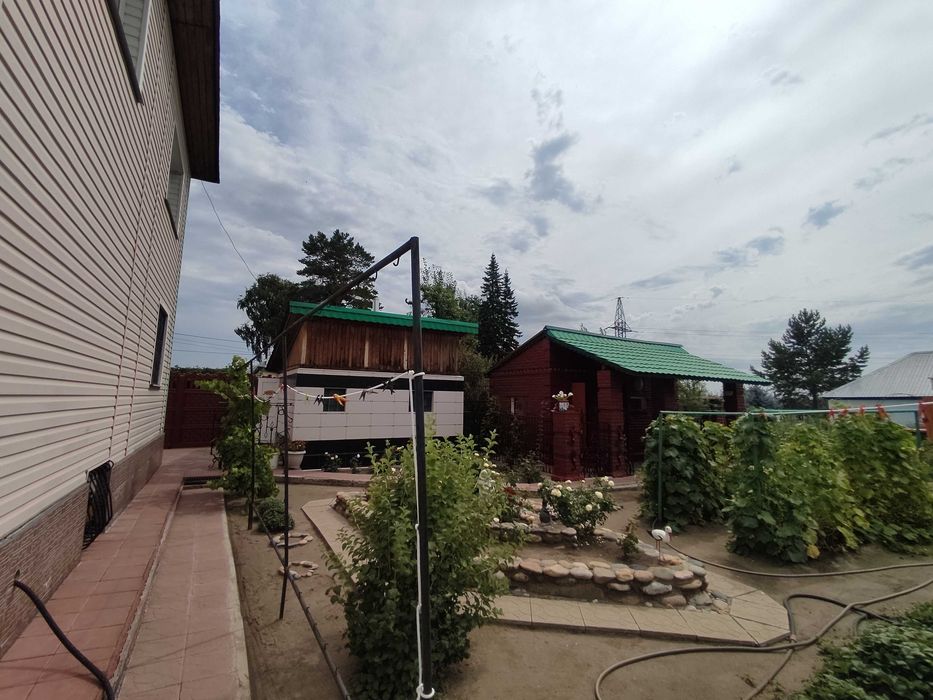 Продается 5ти комнатный дом ул. Арктическая 15 - Pogled 3