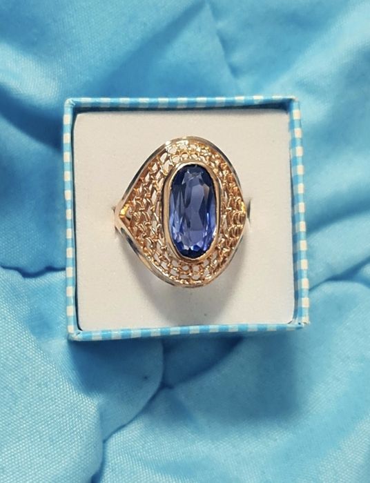 Золотое кольцо 583 пробы с сапфиром