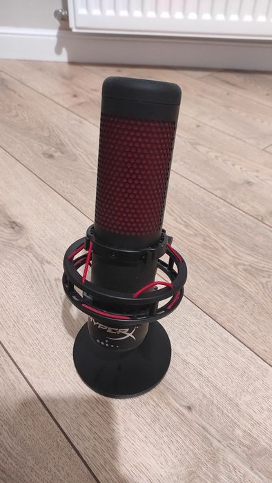 Микрофон HyperX Quadcast в идеальном состоянии