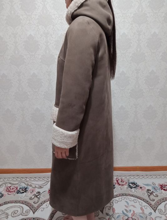 Продам женскую дубленку.