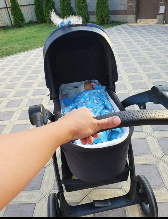 Коляска с люлькой