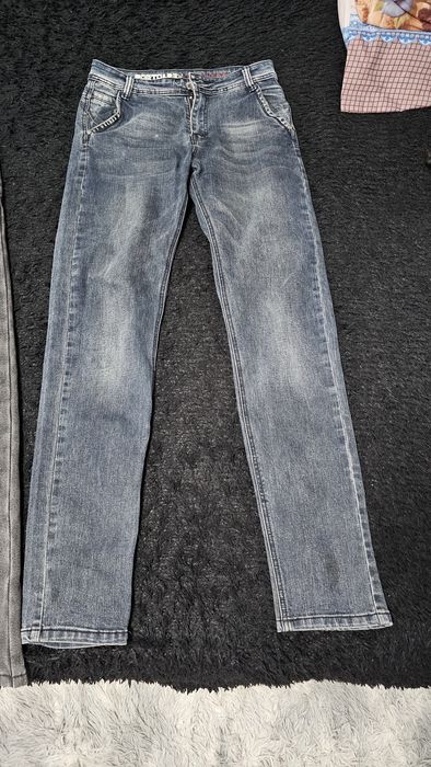 Продам двое джинс