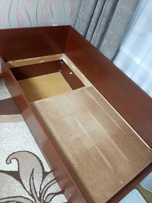 Диван в хорошем состоянии