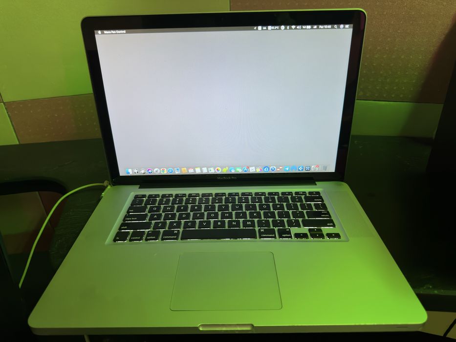 Macbook pro 2012 sotiladi