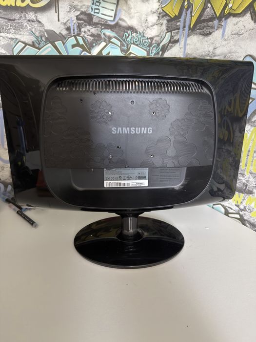 Монитор Samsung