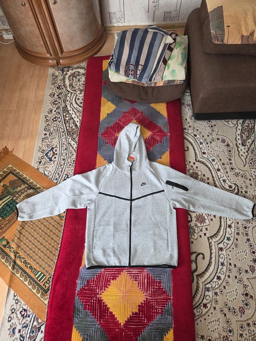 Tech fleece новая