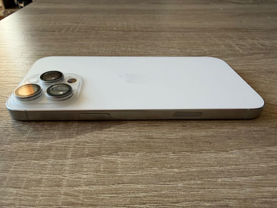 iPhone 16 Pro Max - 2+год гаранция, 100% батерия, оригинален кейс