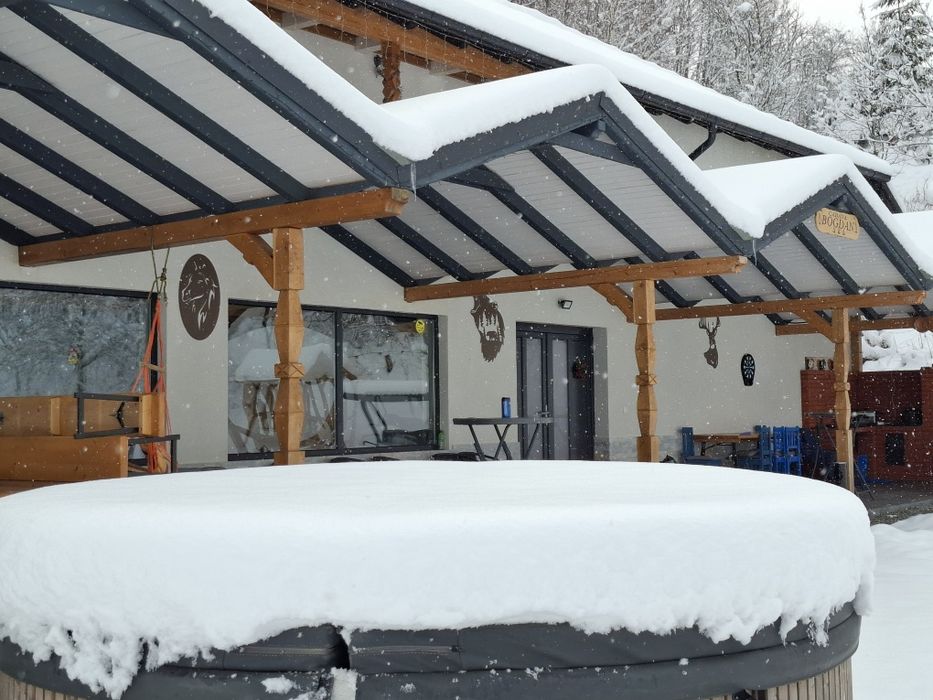 CABANA CU CIUBAR  ! disponibila pt inchiriat