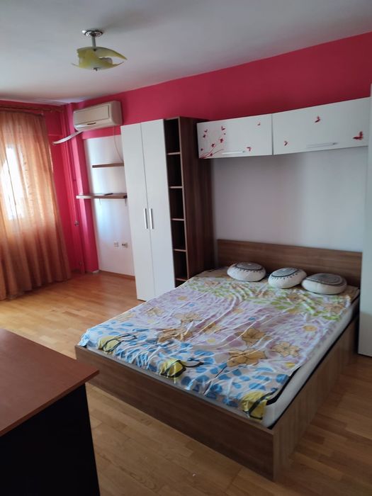 Închiriez apartament cu o camera