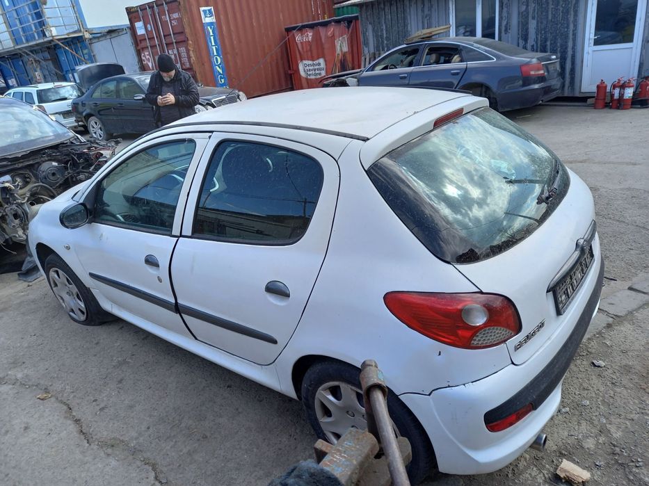 Dezmembrari  Peugeot 206+ (T3E)  2009  > 0000 1.4 i Benzina