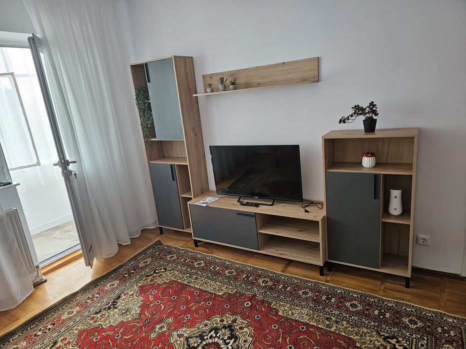 Închiriez apartament 2 camere zona Crâng "în spate la  supermarket ul Penny"