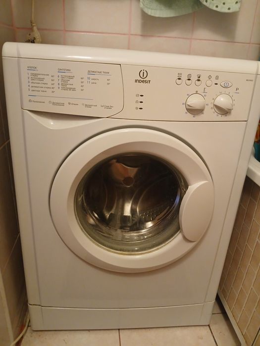 Продам стиральную машинку  indesit