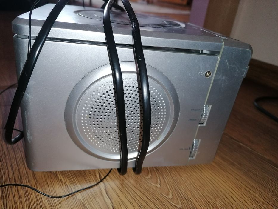 Combina muzicala Aiwa si un cd radio player Tevion