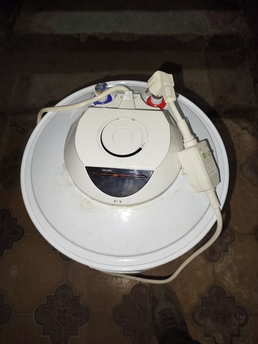 Продаётся электрический водонагреватель.