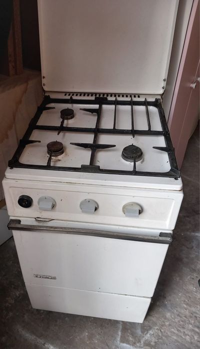 Vând aragaz pentru gaz