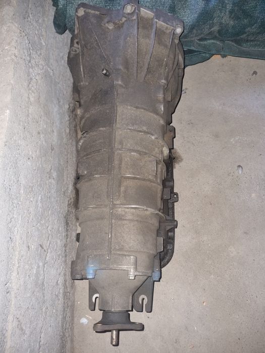 Сотилади бмв каропка