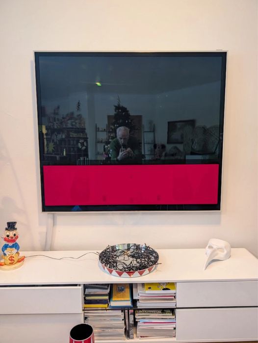 Смарт-телевизор Bang & Olufsen BeoVision 11–55 черн-красный