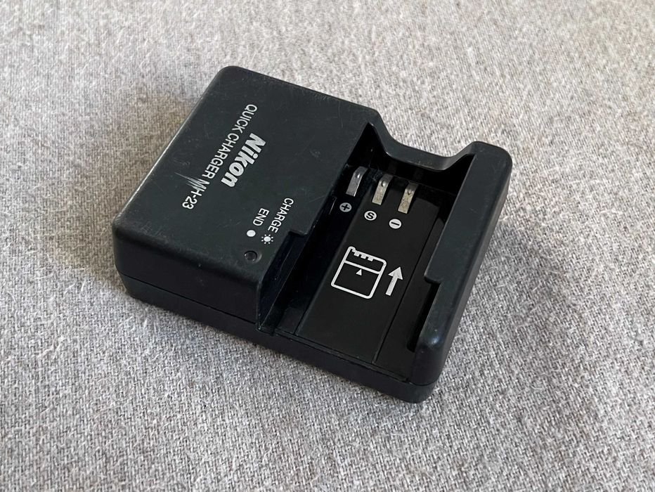 Incarcator original Nikon MH 23 pentru acumulator EN EL9 EN EL9a