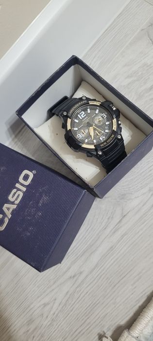 Продам наручные часы Casio MCW-100H