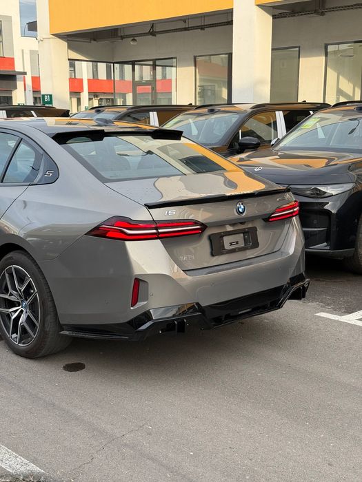 BMW i5 35L full option