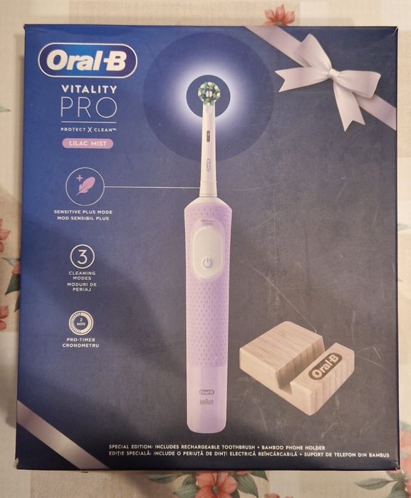 Set Cadou: Periuta de dinti electrica Oral-B Vitality Pro