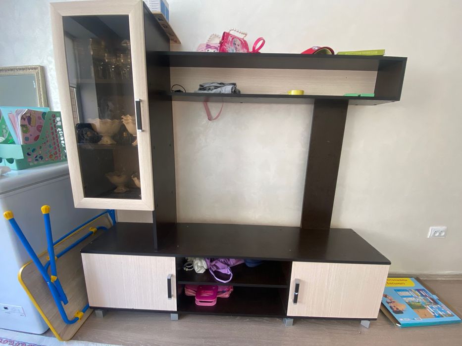 Тумба телевизордын  ( шкаф)