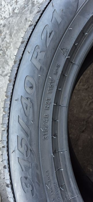 4 anvelope iarna Pirelli,fata 275/45/21,spate 315/40/21.Pret pe bucata