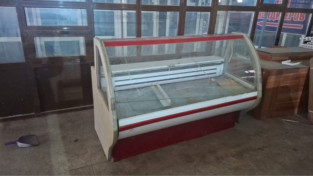 Витринные холодильники