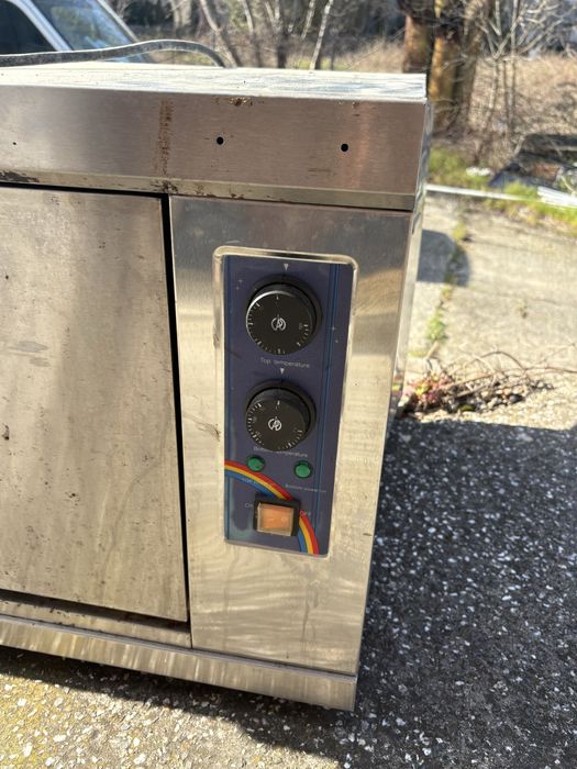 Пицарка, фурна пещ за пици на ток