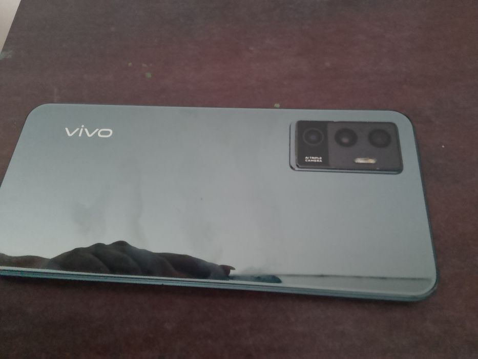 Подам телефон Vivo 23e