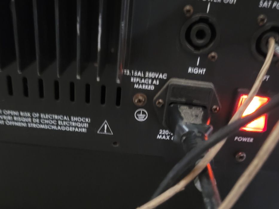 Subuwer activ de 600v cu 2 boxe vlliodor și Anca o boxa - bass pasiva pnt detalii în mesaj