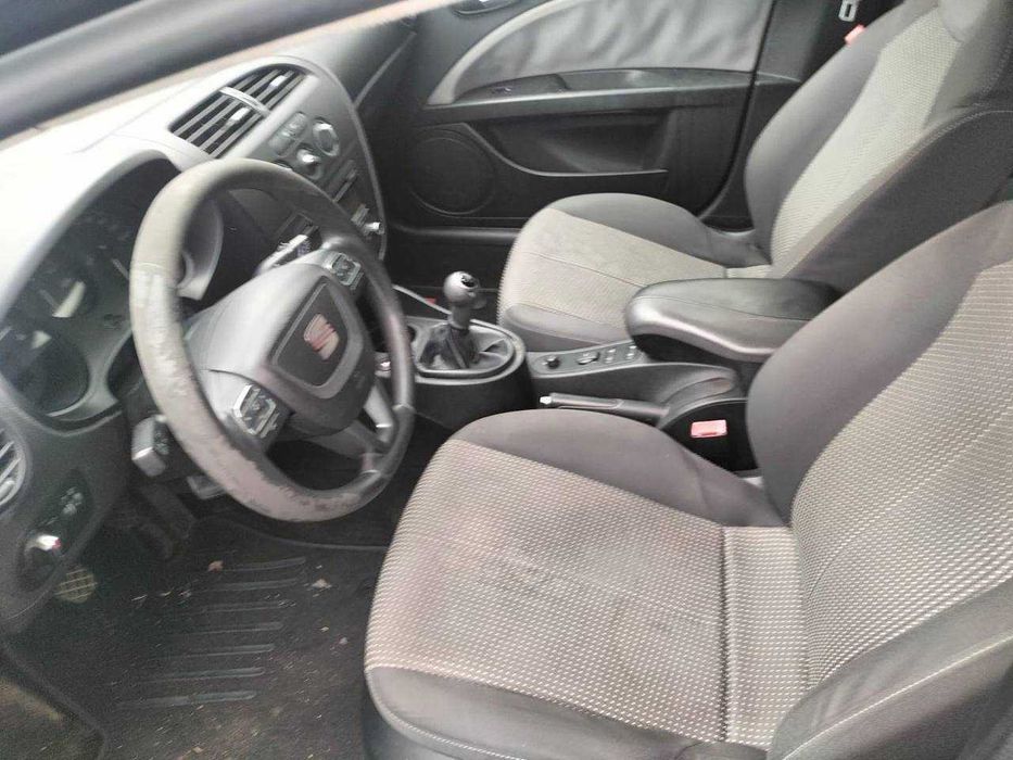 Seat Leon 1.6 TDI НА ЧАСТИ