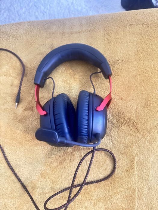 Casti HyperX Cloud III