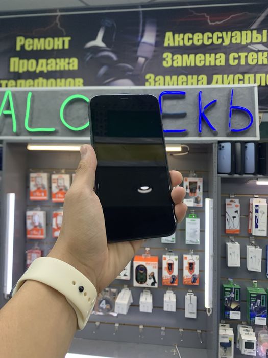 Айфон 11.