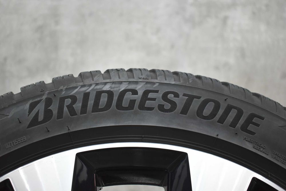 Зимни гуми 235/45/18 Bridgestone