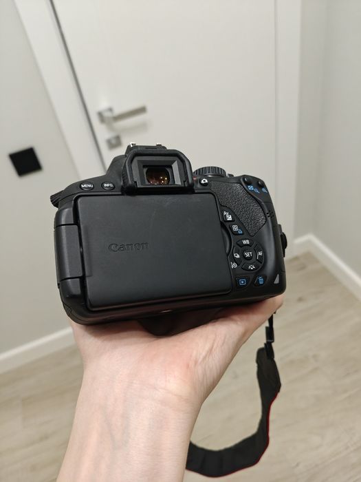 Фотоаппарат Canon EOS 650D