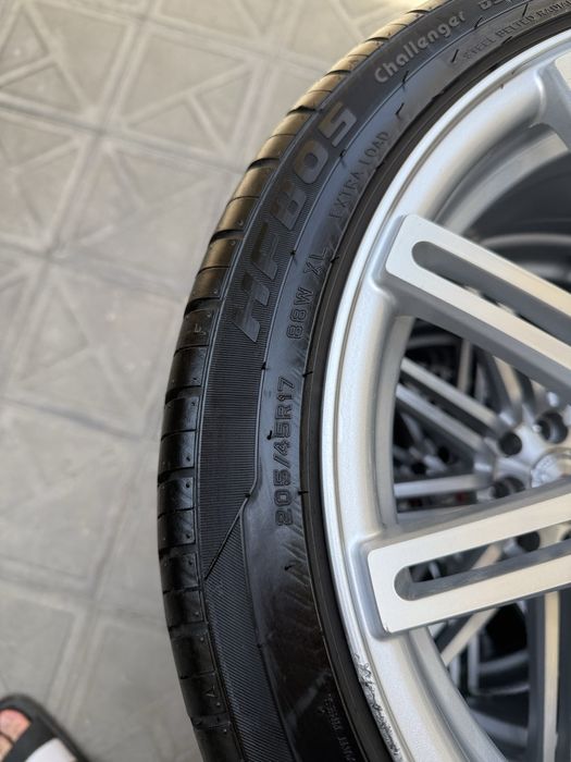 Vossen R17 (Universal)