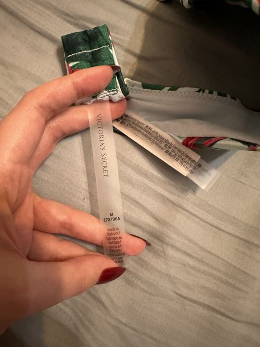 Sutien costum baie Victoria’s Secret