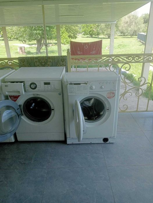 Стиральная машинка Indesit 4 кг. Полностью в хорошем рабочем состоянии