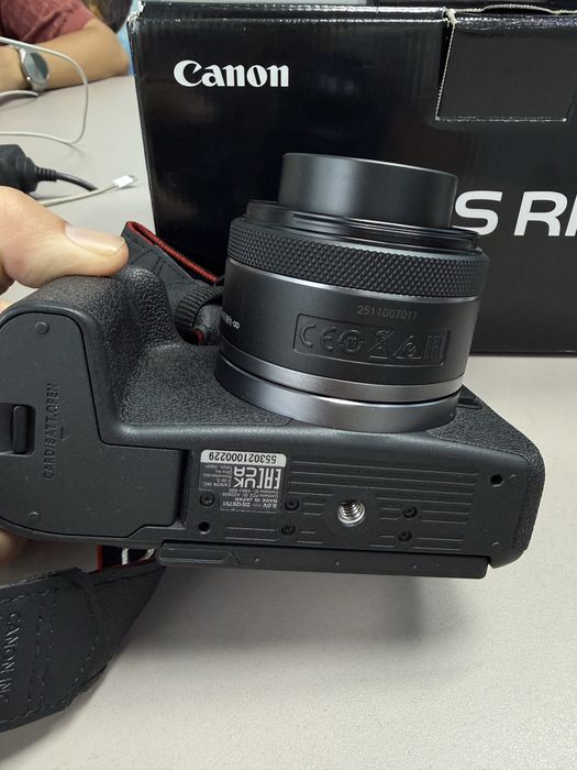 Canon RP+ обьективом новый