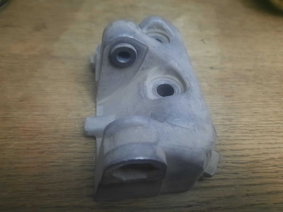 Крепеж генератора 21 10 - 21 12