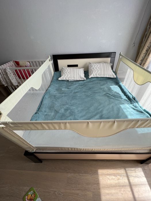Продам защитные бортики на кровать