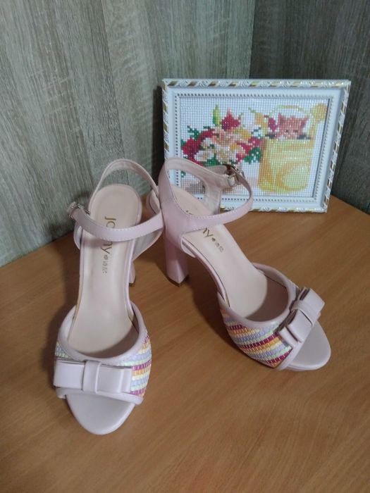 Босоножки. Размер 36.