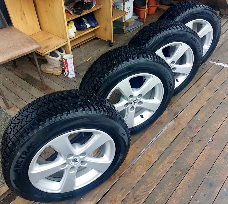 Vând set 4 cauciucuri de iarnă + jante 205/60 R16 M+S