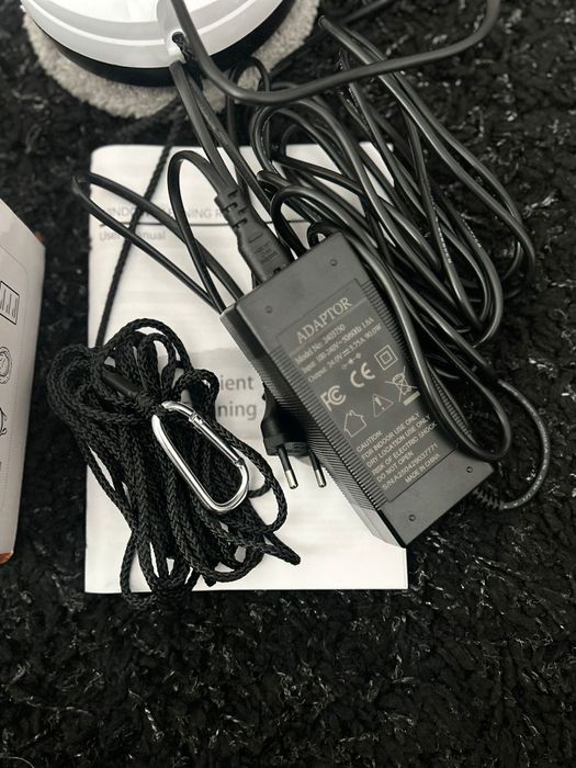 Robot spălat geamuri