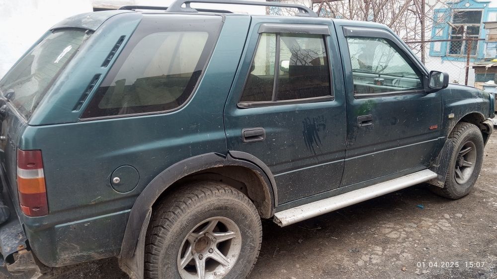 Продам Opel Frontera  1994гобём 2,4